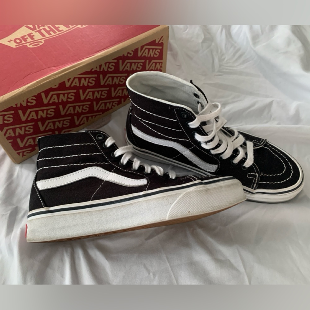 Vans Classic Black and White SK8-HI